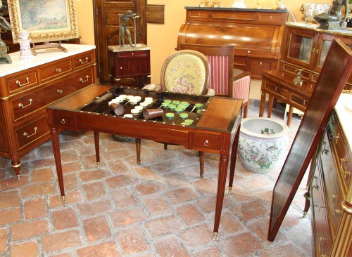 &quot;Tric-trac&quot; Louis XVI mahogany - Furniture Style Louis XVI