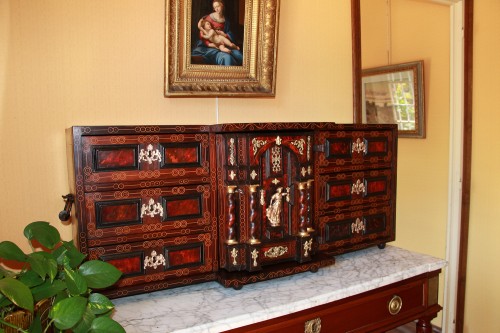 XVIIe siècle - Cabinet espagnol du XVIIe siècle