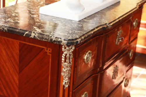 Commode à ressaut d'époque Transition - Mobilier Style Transition