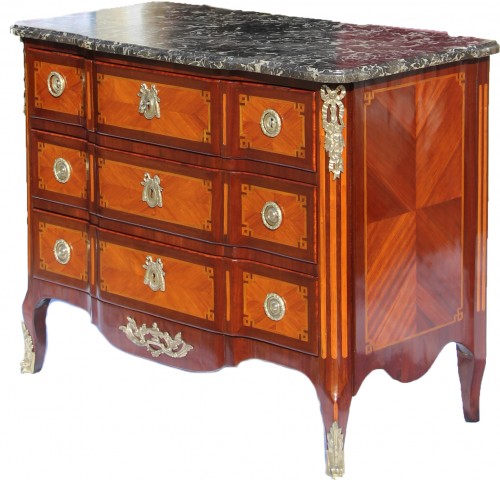 Commode à ressaut d'époque Transition - Galerie de Crécy