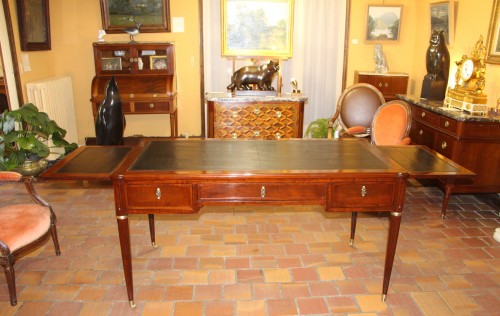 Mobilier Bureau et Secrétaire - Bureau plat Louis XVI estampillé AVRIL