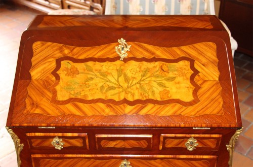 Louis XV period sloping  - Furniture Style Louis XV