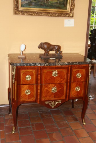Furniture  - Transition period chest of drawers;