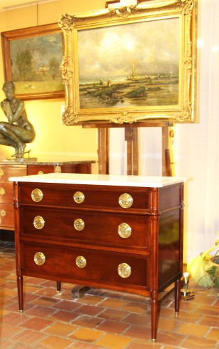 18th century - Louis XVI period chest of drawers 