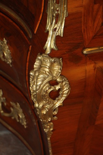 Petit meuble d’entre-deux d'époque XVIIIe - Mobilier Style 
