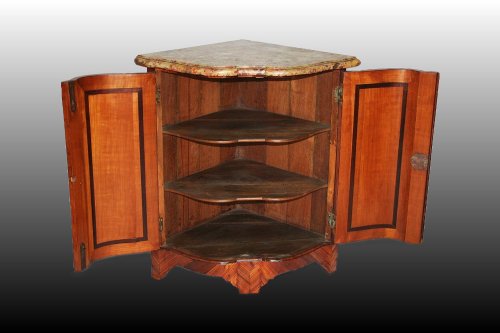 Encoignure d’époque Louis XV - Mobilier Style Louis XV