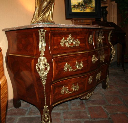 Commode «Tombeau » d’époque Louis XV - Galerie de Crécy