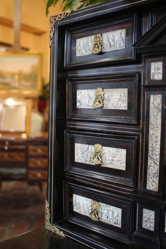 17th century - 17th Century Cabinet