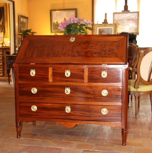 Furniture  - Scriban chest of 18th