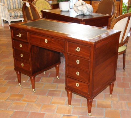 Louis XVI Period Coffered Desk, Stamped Cc Saunier - Furniture Style Louis XVI