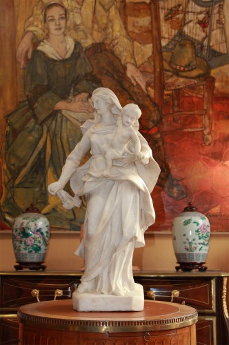 Vierge à l'Enfant au scapulaire, France XVIIIe siècle - Sculpture Style 