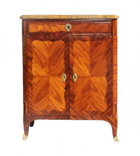Petit meuble d’entre-deux d’époque Louis XV