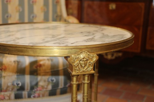 Furniture  - Circular neoclassical style pedestal table 