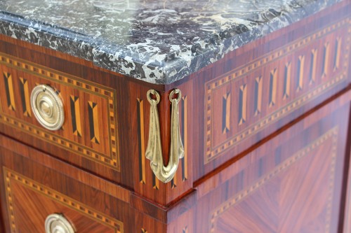 Louis XVI period chest , Stamped  by Jean-Baptiste Courte - Furniture Style Louis XVI