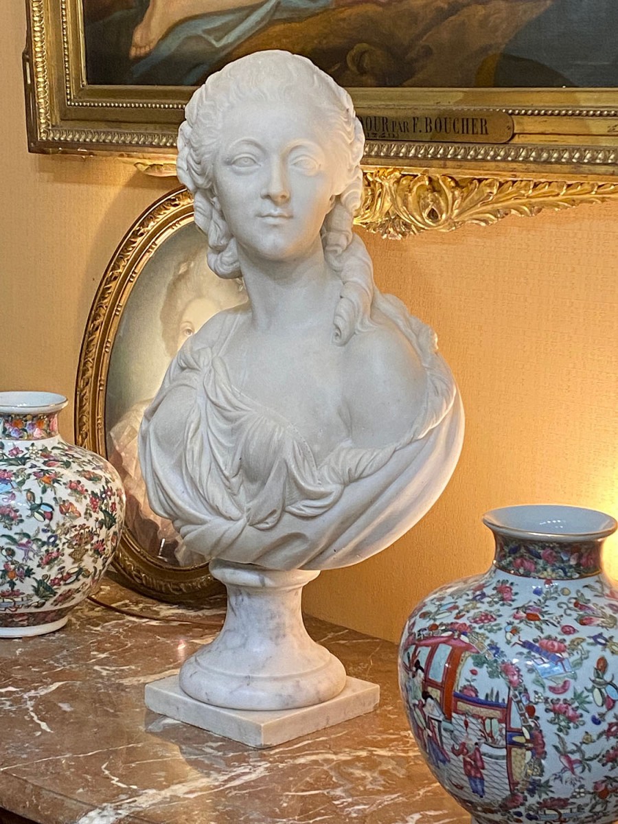 Big bust sculpture woman Madame du Barry, Carrara marble, Augustin Pajou,  18th