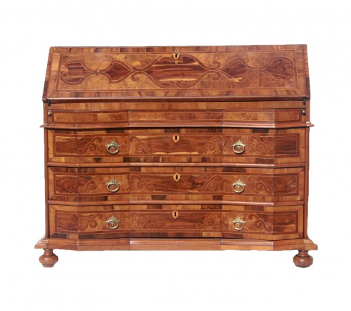 Scriban chest of drawers, known as "A Ribalta"