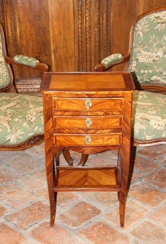 18th century - Small flying table or &quot;chiffonier&quot; Louis XV period