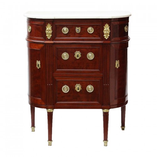 Louis XV Ichest of drawers in mahogany
