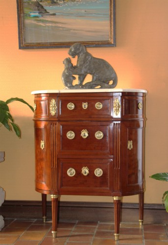 18th century - Louis XV Ichest of drawers in mahogany