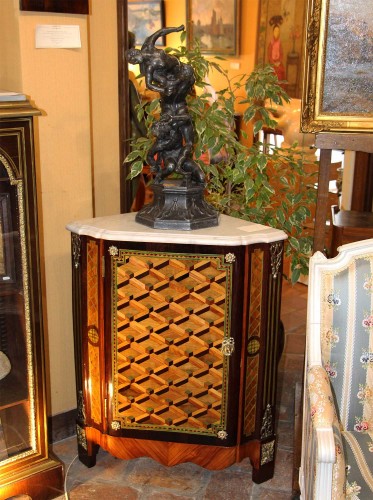 A Louis XVI Corner Cabinet - Furniture Style Louis XVI