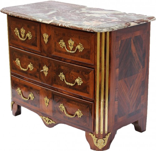 Furniture  - Small Regency period chest 