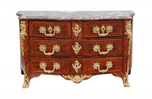 Commode d’époque Louis XV, estampillée de Pierre Denizot