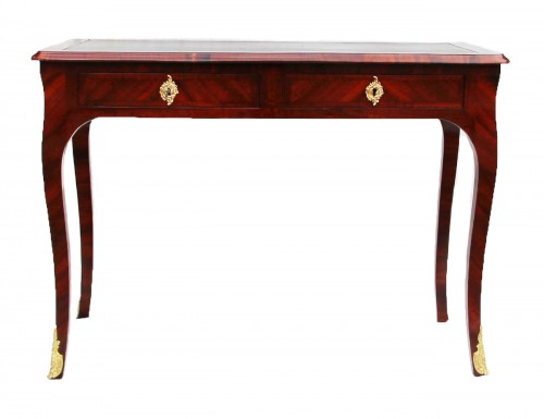 Bureau d’époque Louis XV, estampillé Tuart - Mobilier Style Louis XV