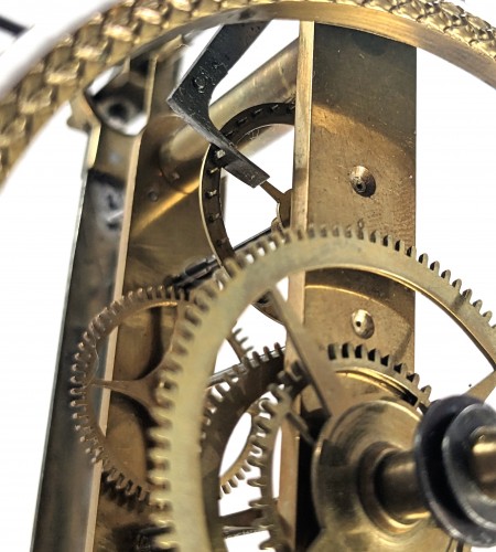XIXe siècle - Pendule squelette XIXe, modèle "keyhole frame"