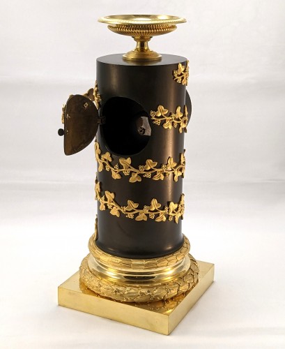 19th century - Column Clock With Vine Leaves 