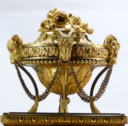 Napoleon III clock in the Louis XVI style, after a model by Rémond - Horology Style Napoléon III