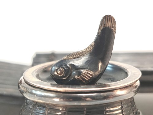 Encrier en bronze Japonais dans le gout de Miyao - Galerie de Fontaine