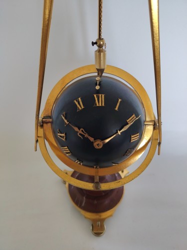Horlogerie  - André Romain Guilmet - Pendule mystérieuse à balancier dit "conique"