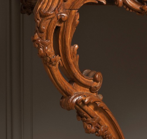 Belle Console Rocaille en tilleul sculpté - Galerie Delvaille