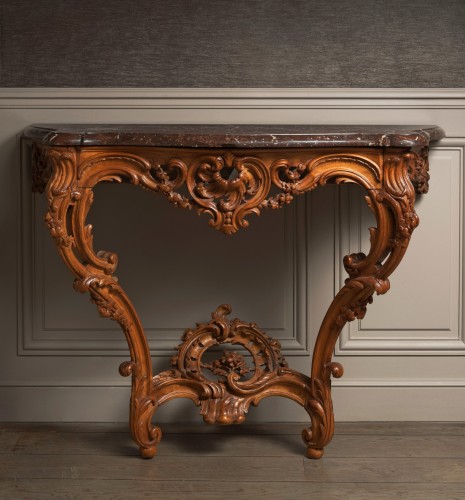 Louis XV - Belle Console Rocaille en tilleul sculpté