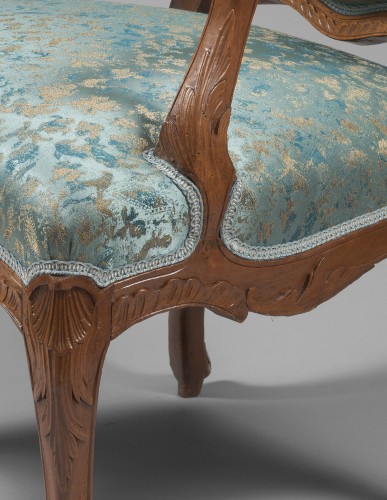 XVIIIe siècle - Suite de trois fauteuils d'Epoque Louis XV