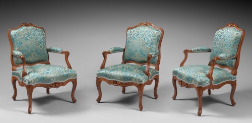 Antiquités - Suite of three Louis XV period armchairs