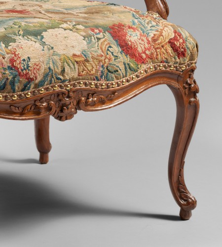 Antiquités - Paire de fauteuils à la Reine avec leur tapisserie d’origine Estampille de François REUZE