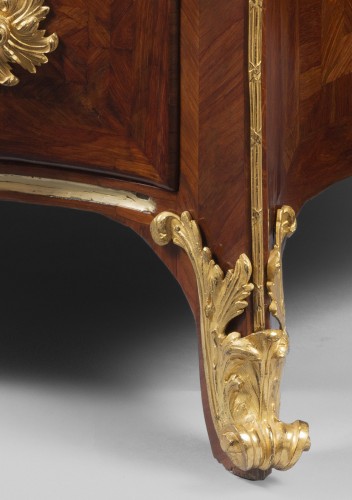 Mobilier Commode - Importante Commode aux Griffons