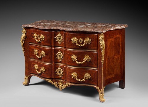 Antiquités - Important Griffin Chest of Drawers