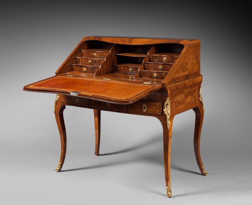 Mobilier Bureau et Secrétaire - Bureau de pente de la première partie de l’époque Louis XV