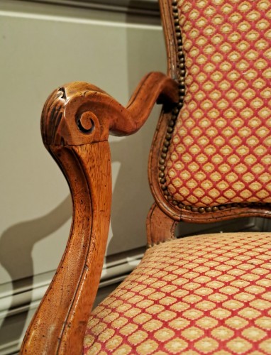 XVIIIe siècle - Paire de fauteuils à la Reine d’époque Louis XV