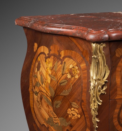 Commode Rocaille d’Epoque Louis XV estampillée Jean-Charles Saunier - Galerie Delvaille