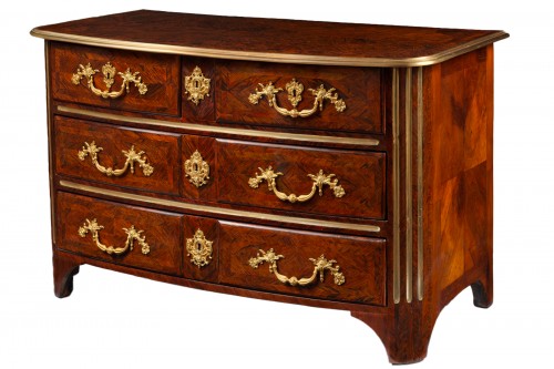 Commode d’époque Régence en bois de palissandre et d'amourette