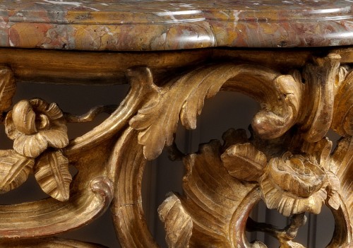 Antiquités - Console en bois sculpté et doré d' Epoque Louis XV
