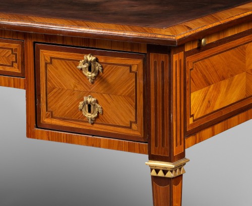 Bureau à caisson d’époque Louis XVI - Mobilier Style Louis XVI