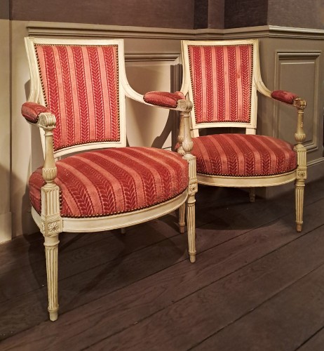 Pair of cabriolet armchairs from the late 18th century - Seating Style Directoire