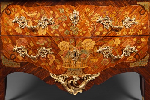 Importante commode d’époque Louis XV - Mobilier Style Louis XV