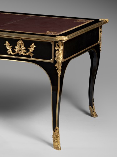 Superbe Bureau Plat d’Epoque Régence - Galerie Delvaille