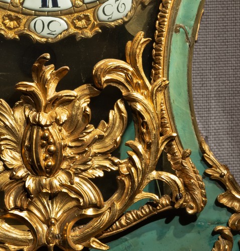 Louis XV - Cartel rocaille en corne verte - Paris, milieu du 18e siècle