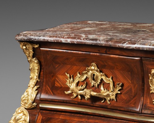Important chest  of drawers, Stamped by François MONDON, Louis XV Period - Furniture Style Louis XV